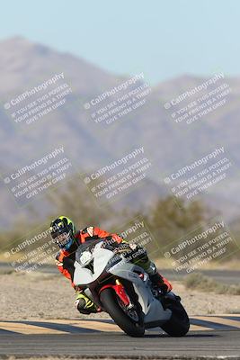 media/Dec-04-2025-Racers Edge (Thu) [[5ebc9f124d]]/3-B Group/1-Session 1 (Turn 7)/